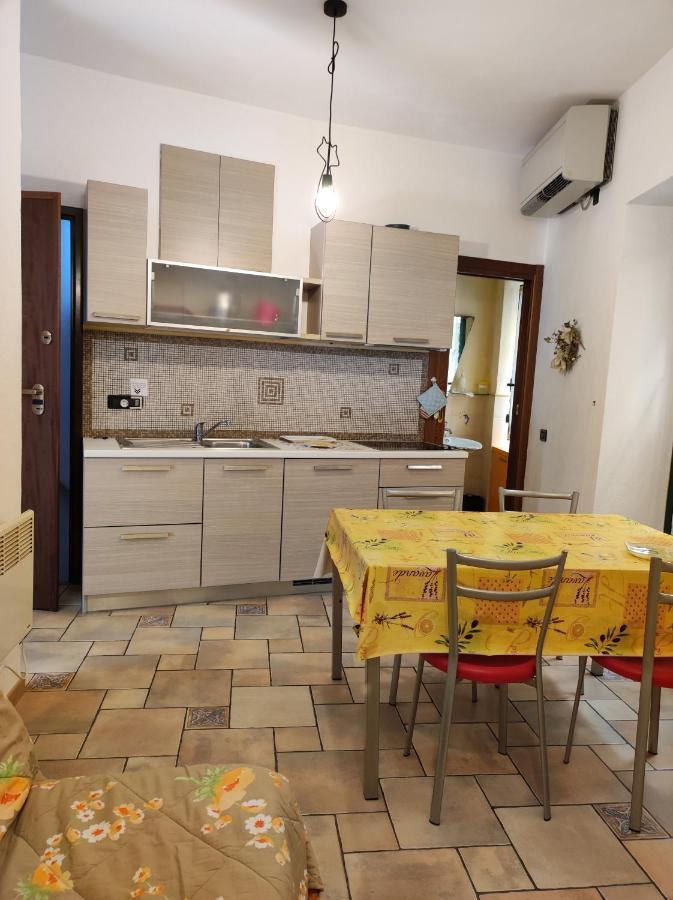 Appartement Bilocale Nella Vecchia Citta' Di Mentone Extérieur photo