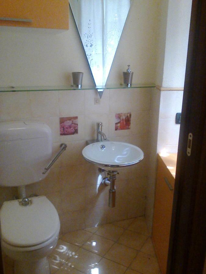 Appartement Bilocale Nella Vecchia Citta' Di Mentone Extérieur photo